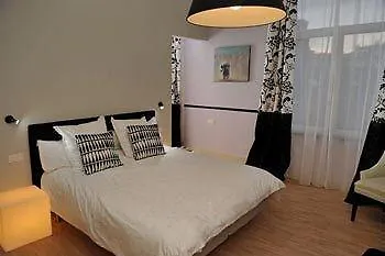 B&B Maison Az Saint-Gilles Oda ve Kahvaltı